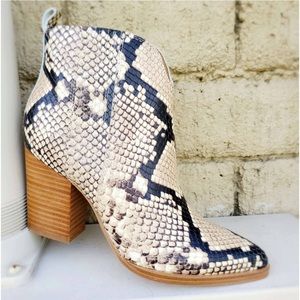 MARC FISHER NWOB ANNABEL WESTERN HEELED SNAKESKIN BOOTIE